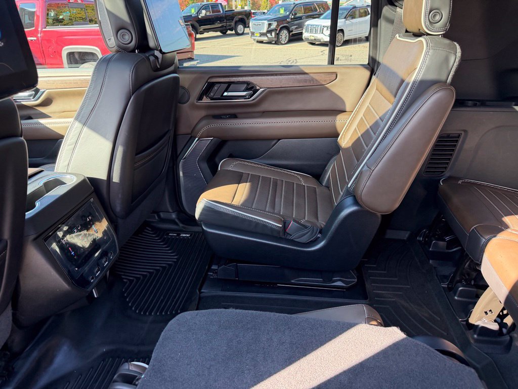 Used 2025 GMC Yukon XL Denali Ultimate AWD/4WD image 20