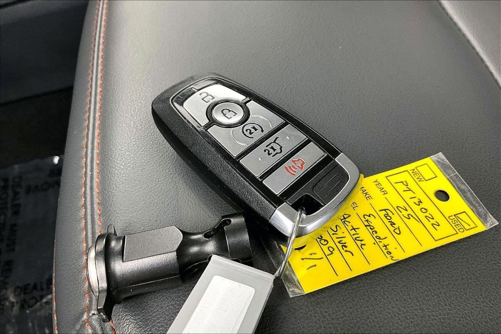 Used 2025 Ford Expedition Max Active image 11