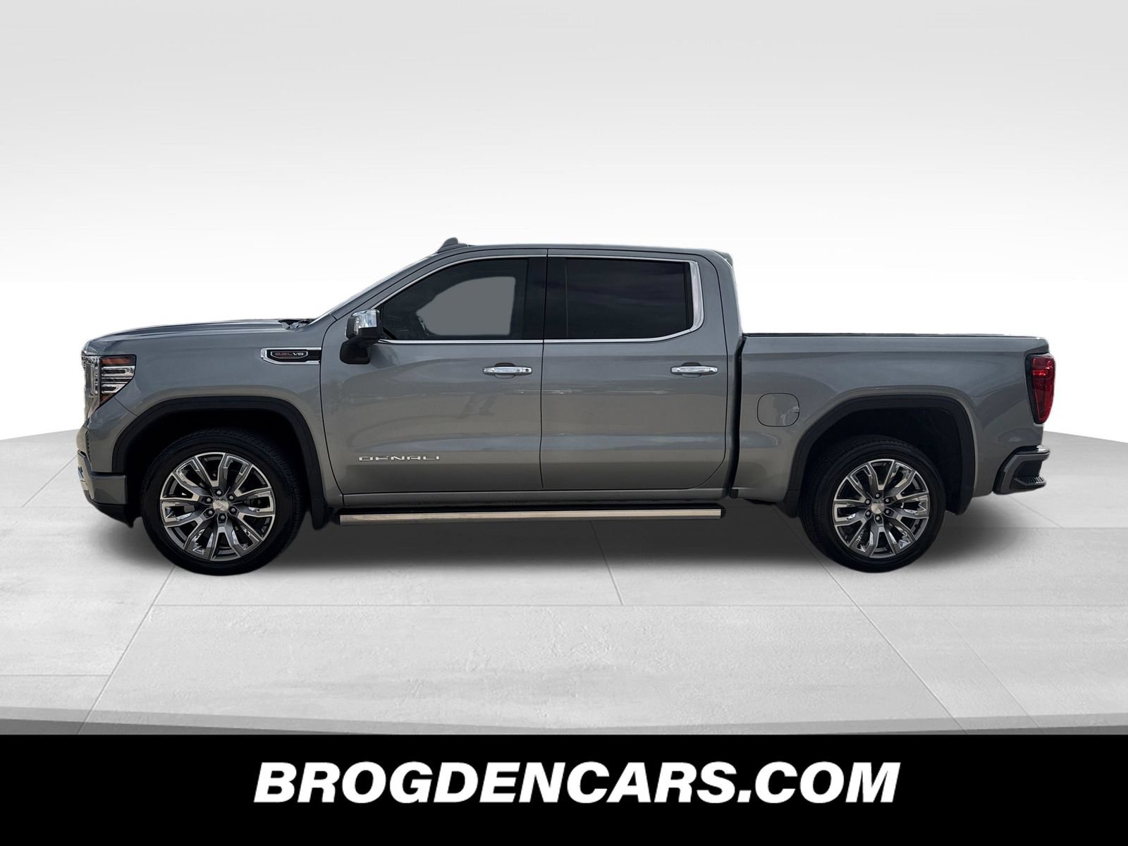 Used 2023 GMC Sierra 1500 Denali w/ Denali Reserve Package AWD/4WD image 3