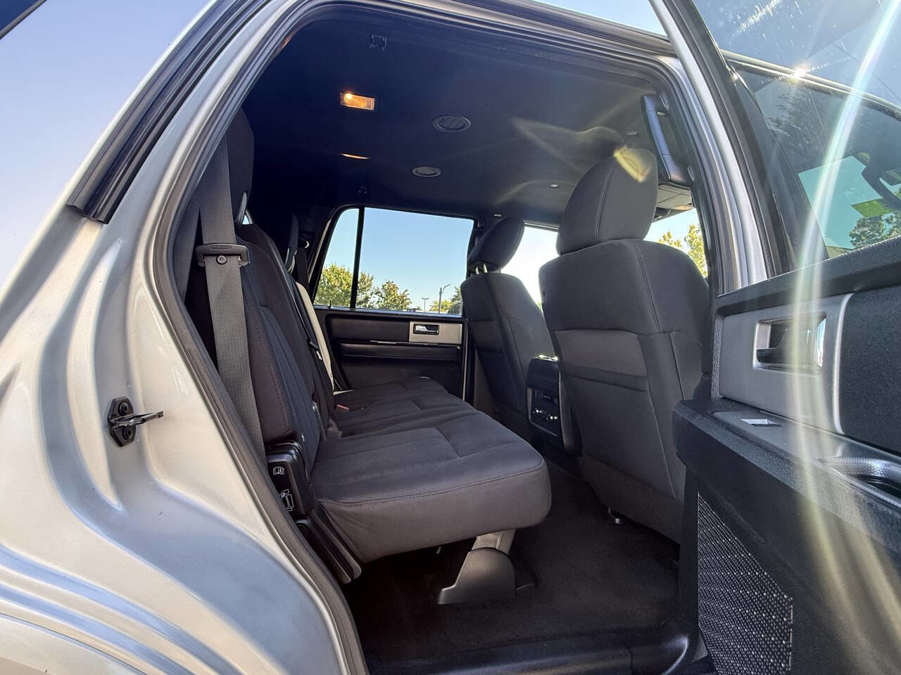Used 2017 Ford Expedition XLT image 17