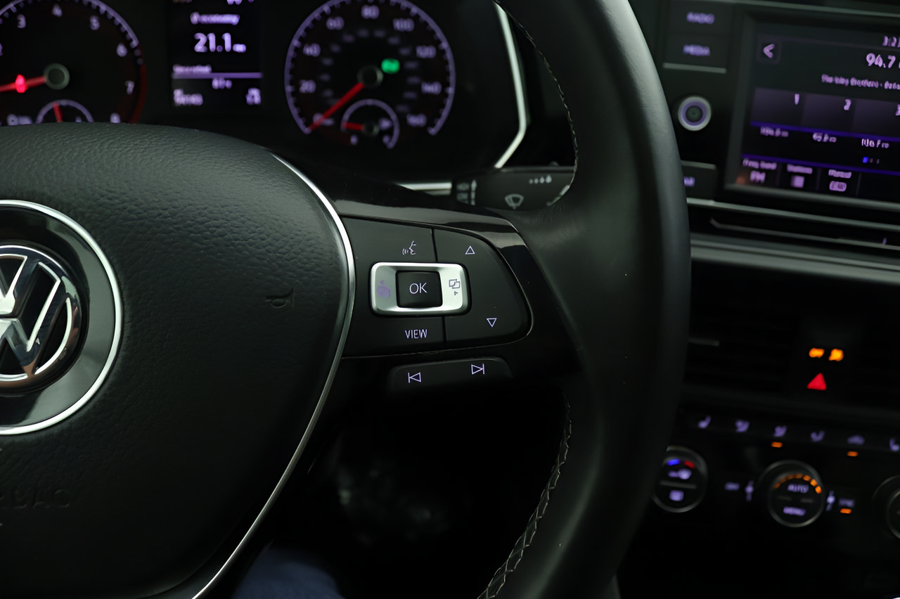 Used 2019 Volkswagen Jetta R-Line FWD image 12