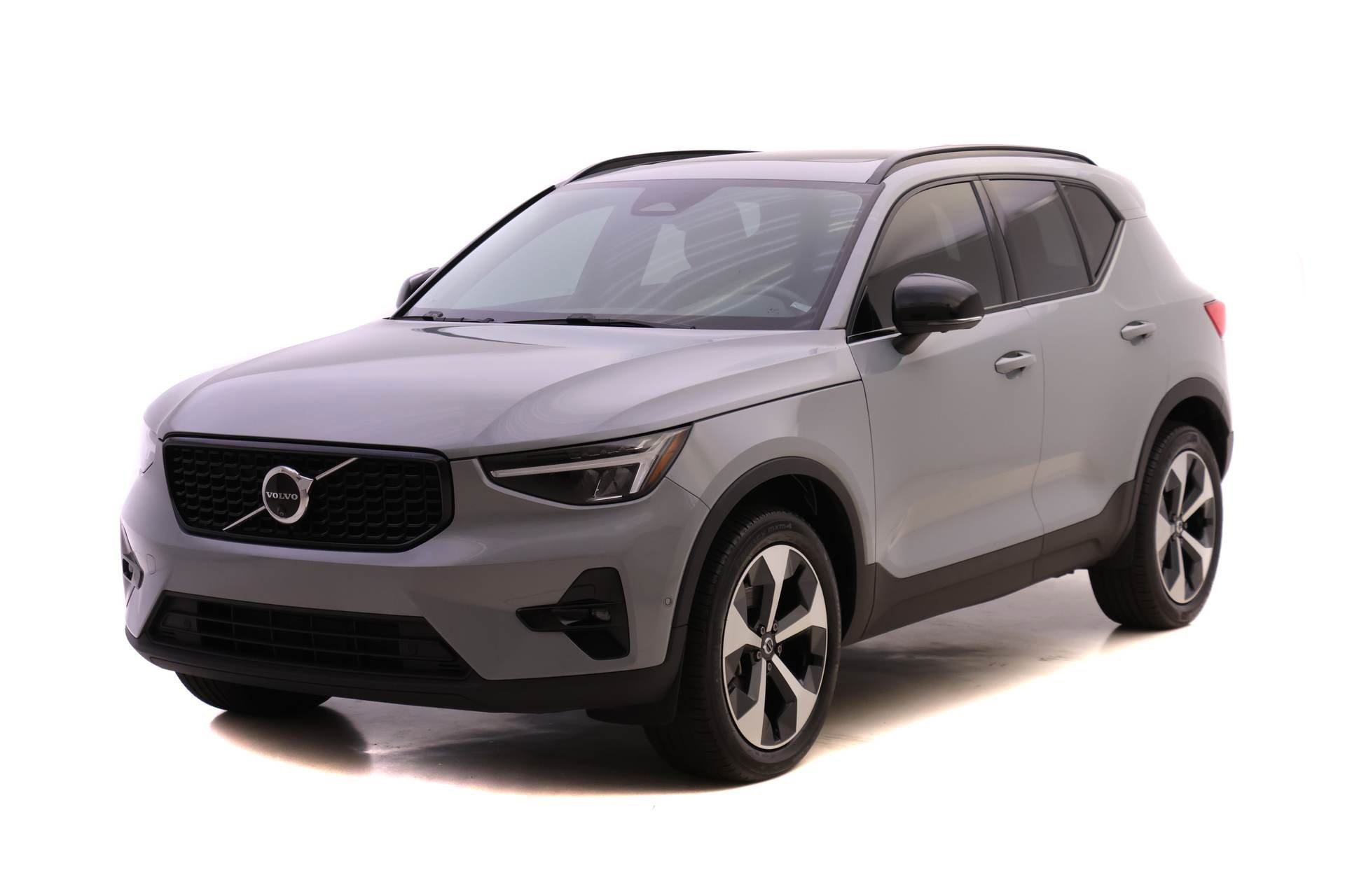 Certified 2024 Volvo XC40 B5 Plus