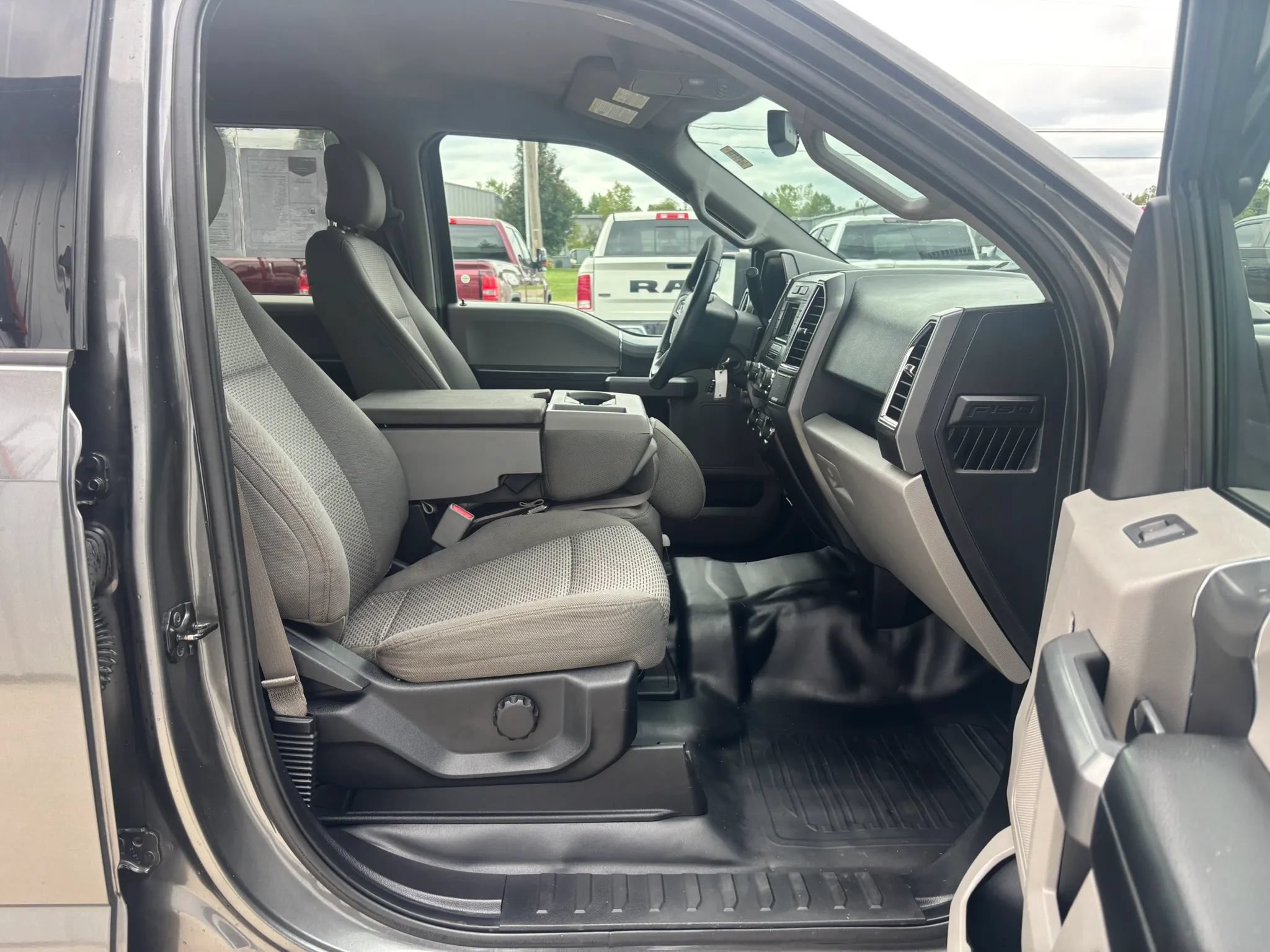 Used 2016 Ford F150 XLT w/ Equipment Group 301A Mid AWD/4WD image 16