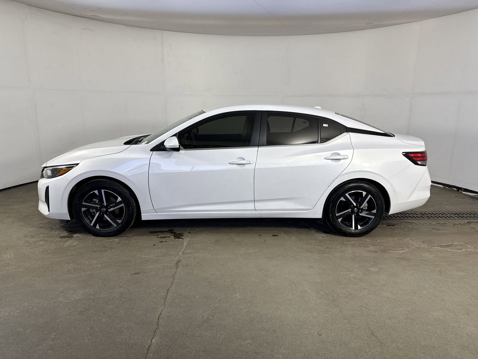 Certified 2025 Nissan Sentra SV image 30