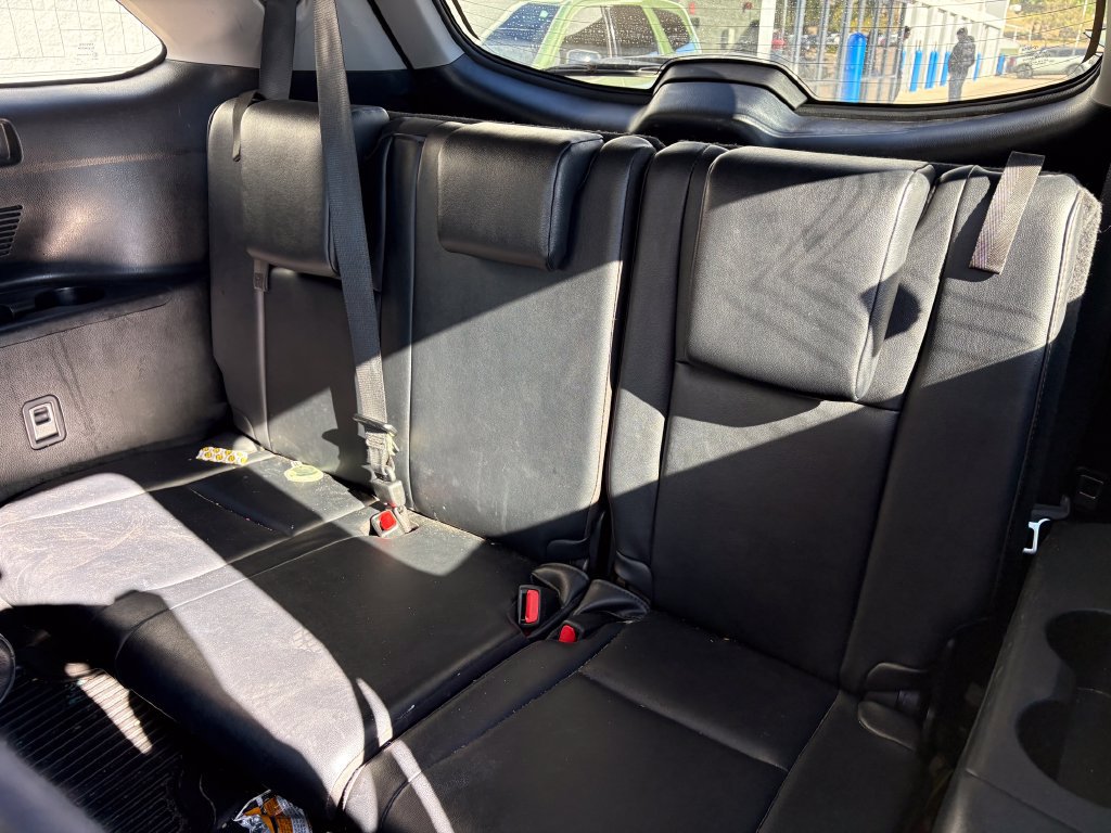 Used 2019 Toyota Highlander XLE FWD image 28