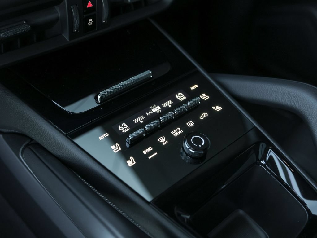 Certified 2026 Porsche Cayenne AWD/4WD image 26