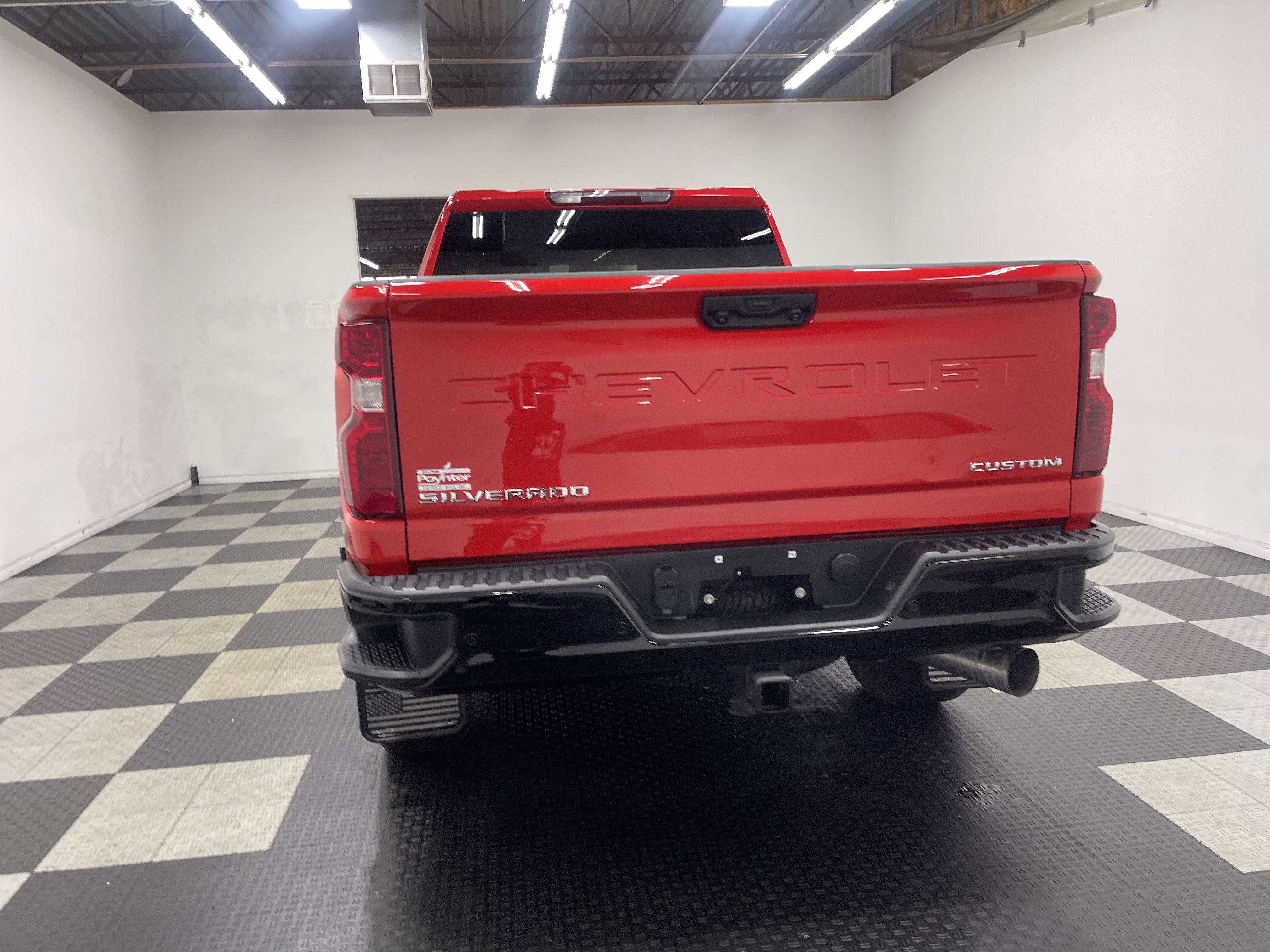 Used 2024 Chevrolet Silverado 2500 Custom w/ Custom Value Package image 3