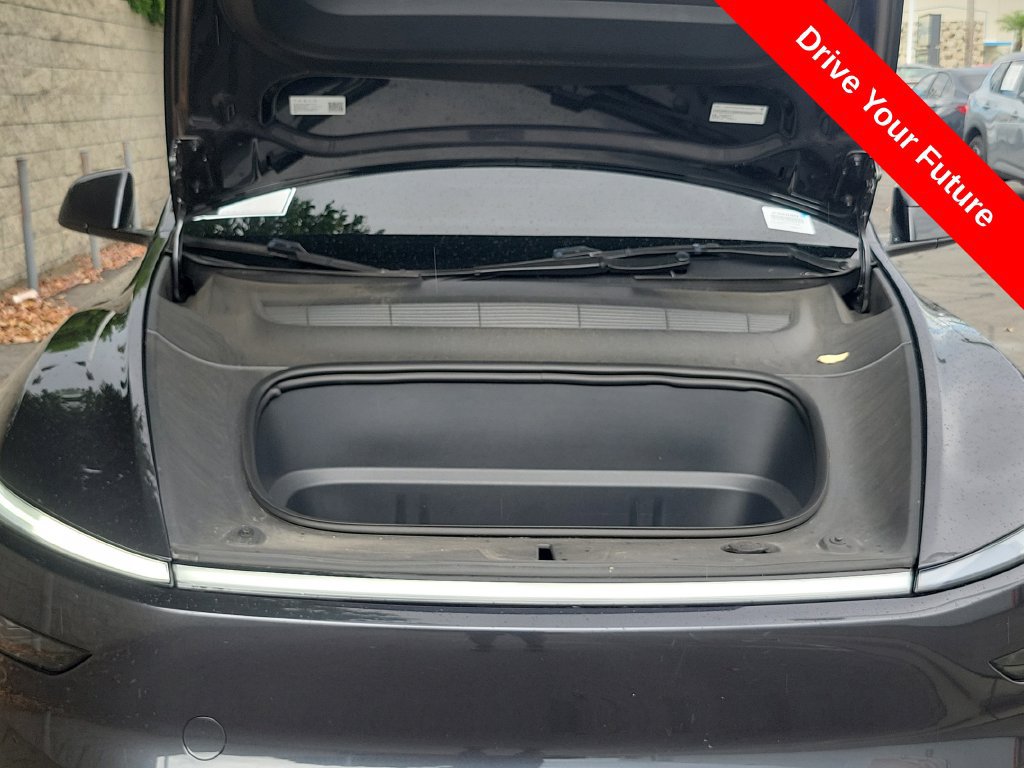 Used 2026 Tesla Model Y 2WD image 23