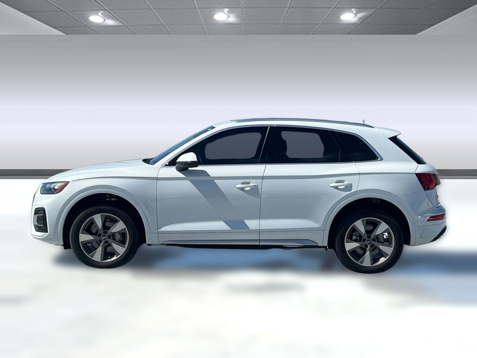 Certified 2023 Audi Q5 2.0T Premium w/ Convenience Package image 2