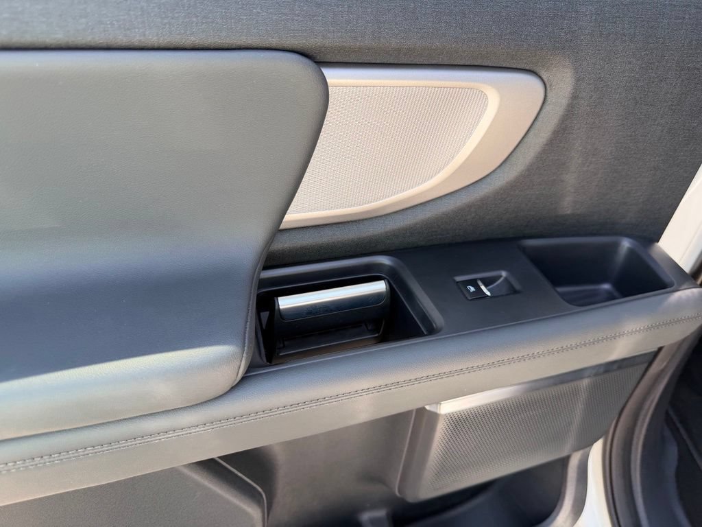 Used 2026 Ford Expedition Active AWD/4WD image 19