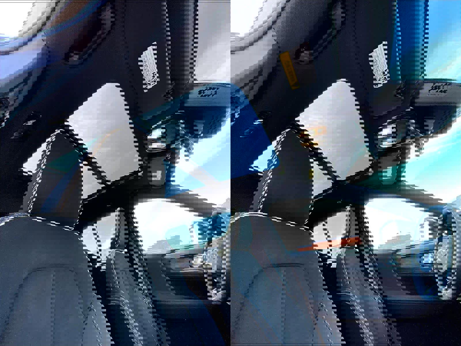 Used 2023 Volvo XC40 Recharge Plus w/ Protection Package Premier image 25