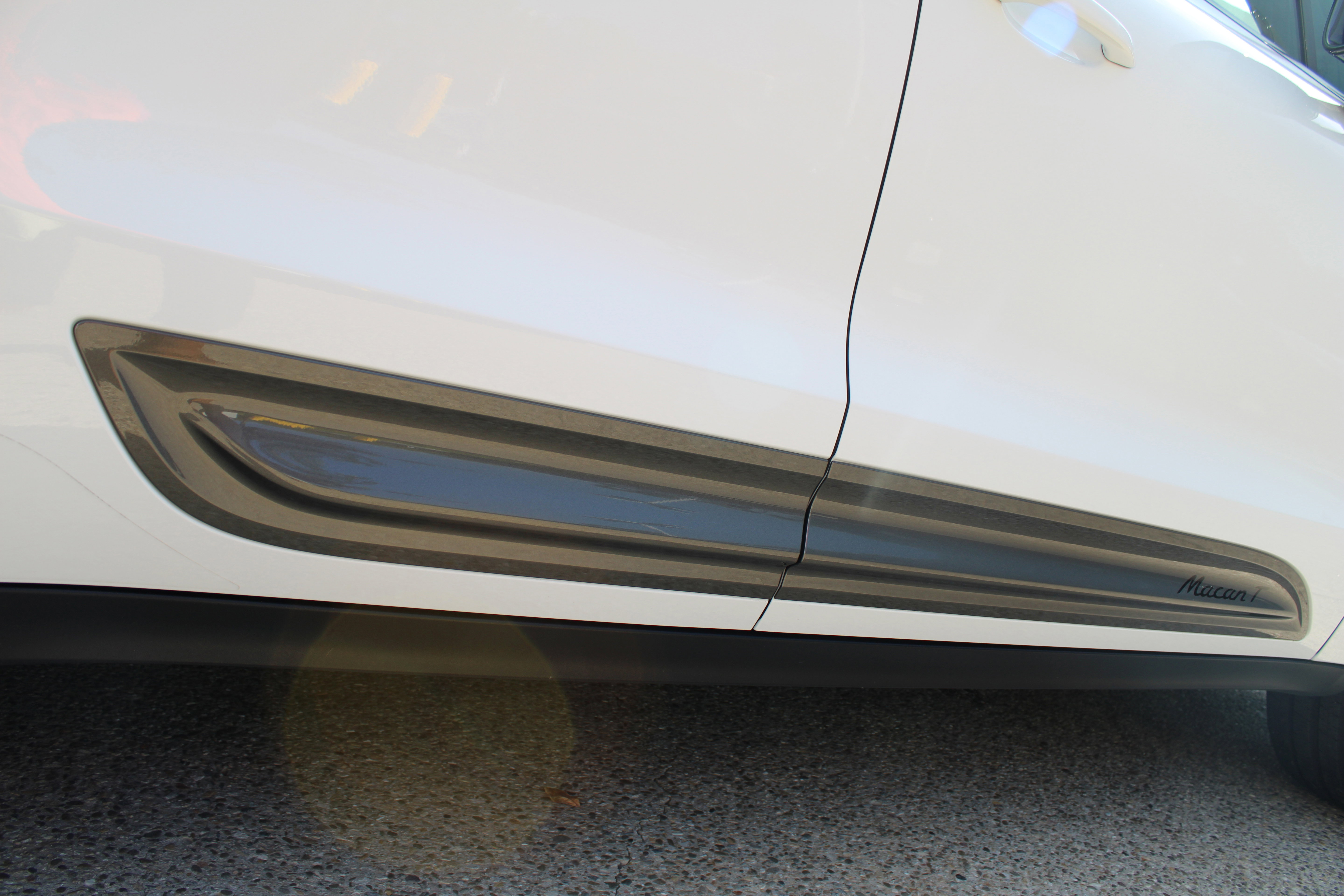 Certified 2025 Porsche Macan Turbo image 15