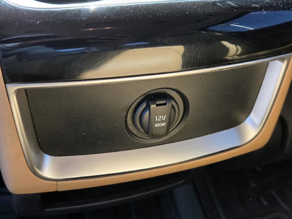 Used 2024 Kia Carnival EX FWD image 16