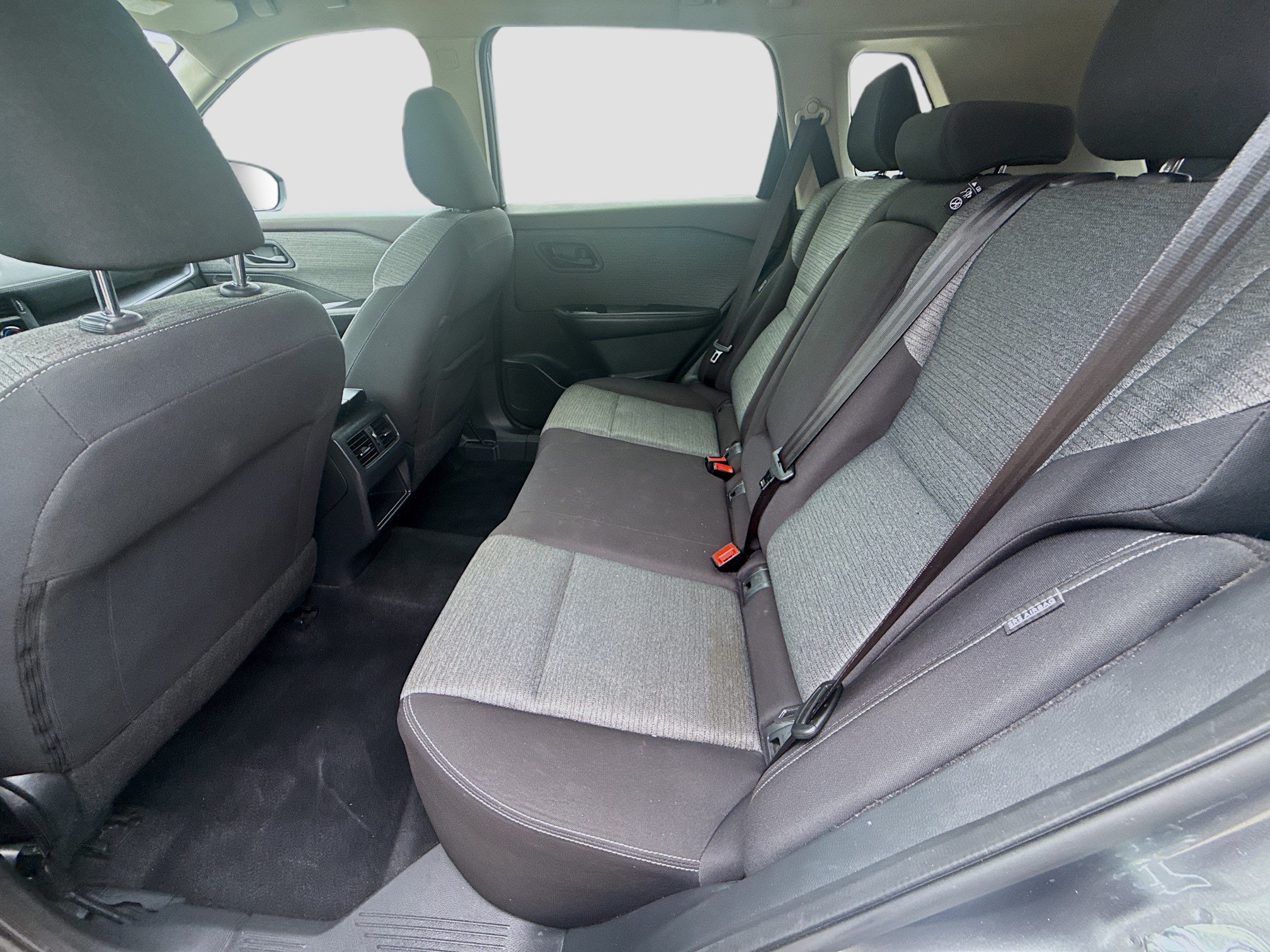 Used 2021 Nissan Rogue S FWD image 23