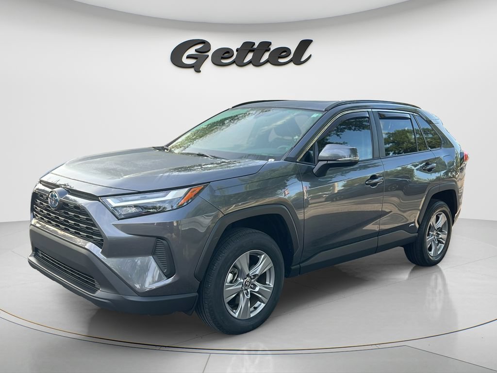 Certified 2022 Toyota RAV4 XLE w/ Convenience Package AWD/4WD image 1