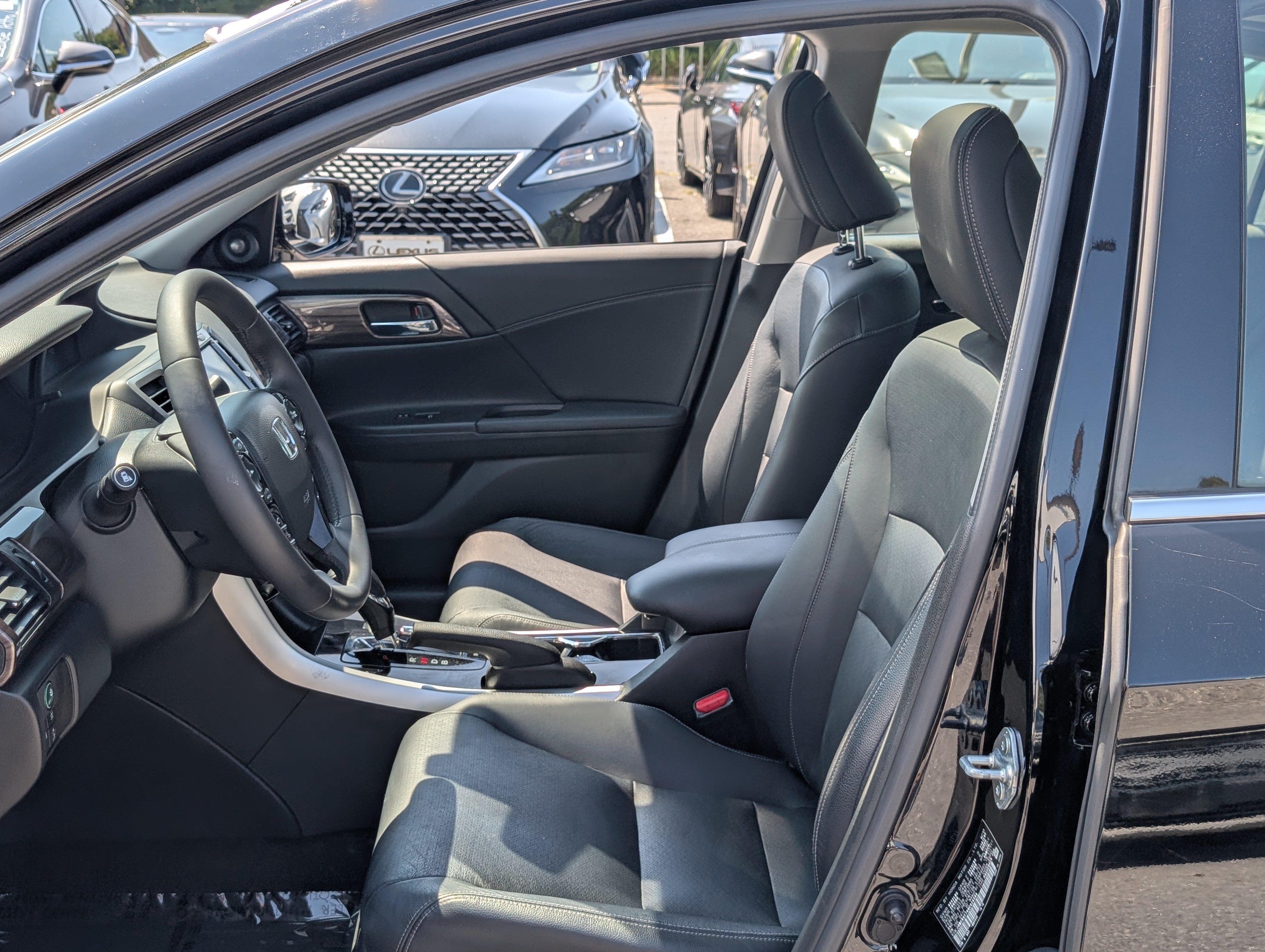 Used 2017 Honda Accord Touring image 15