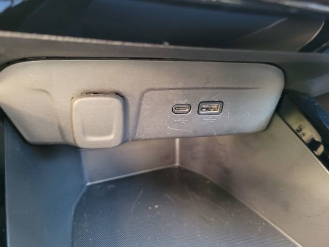 Used 2025 Chevrolet Trax LT w/ LT Convenience Package image 21