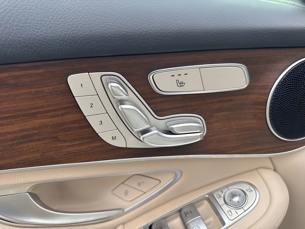 Used 2021 Mercedes-Benz GLC 300 4MATIC image 10