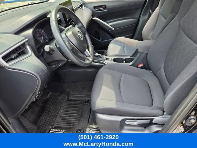 Used 2025 Toyota Corolla Cross LE AWD/4WD image 9