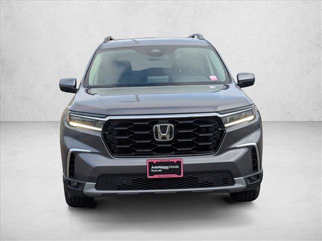 New 2025 Honda Pilot Touring image 5