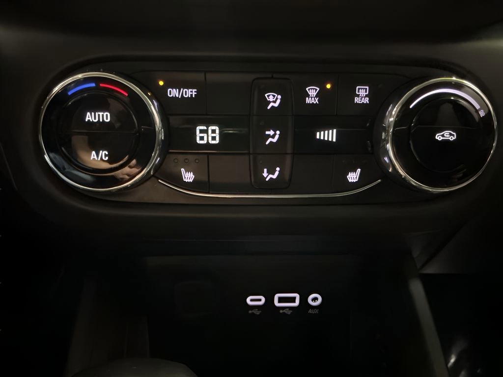 Used 2021 Chevrolet TrailBlazer LT w/ Premium Seating Package image 18