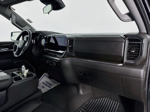 Used 2025 Chevrolet Silverado 1500 LT AWD/4WD image 29