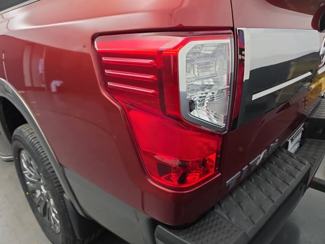 Used 2019 Nissan Titan Platinum Reserve image 18