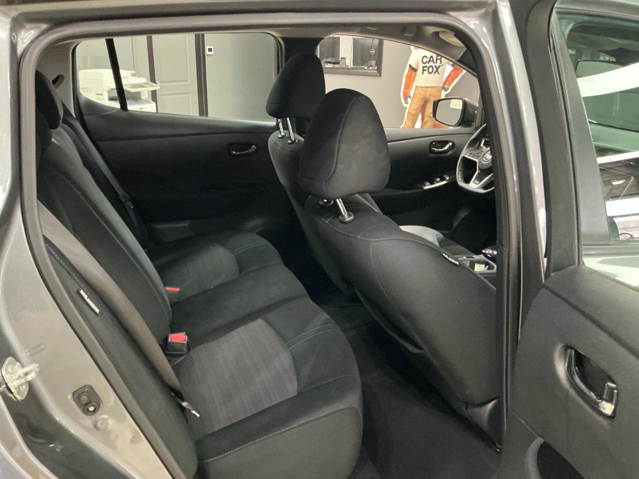 Used 2020 Nissan Leaf SV w/ SV Technology Package image 26