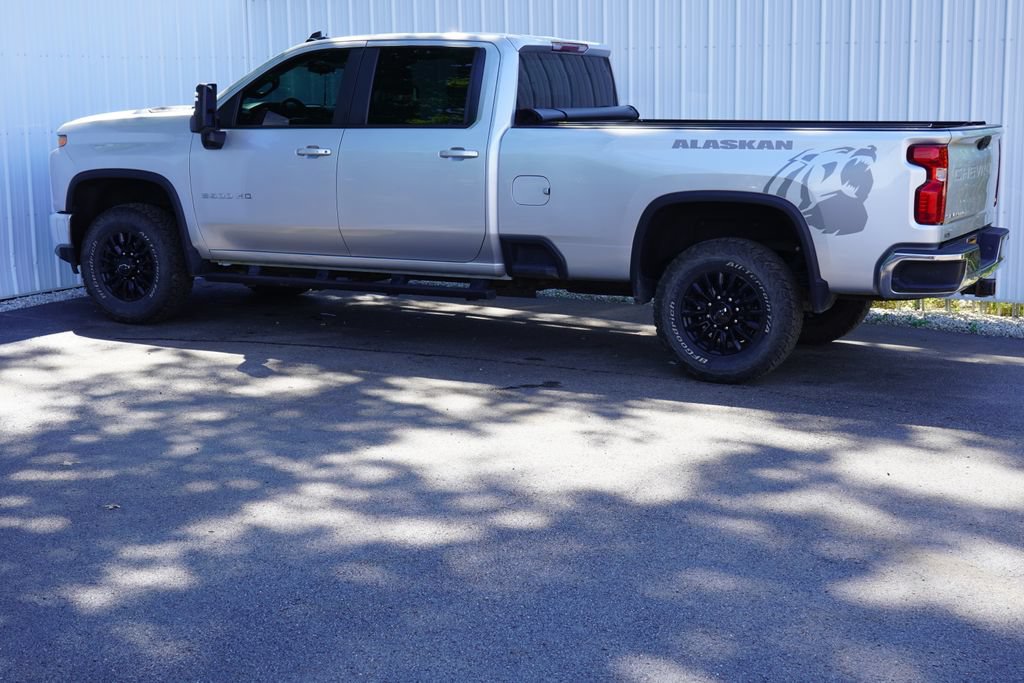 Used 2022 Chevrolet Silverado 3500 LT w/ Convenience Package AWD/4WD image 3