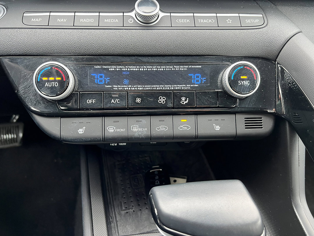 Used 2021 Hyundai Elantra Limited image 20