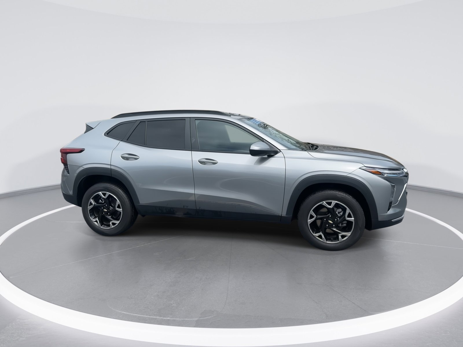 Used 2025 Chevrolet Trax LT w/ LT Convenience Package image 10