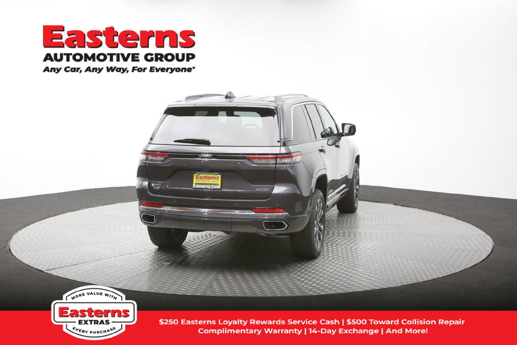 Used 2023 Jeep Grand Cherokee Overland AWD/4WD image 42