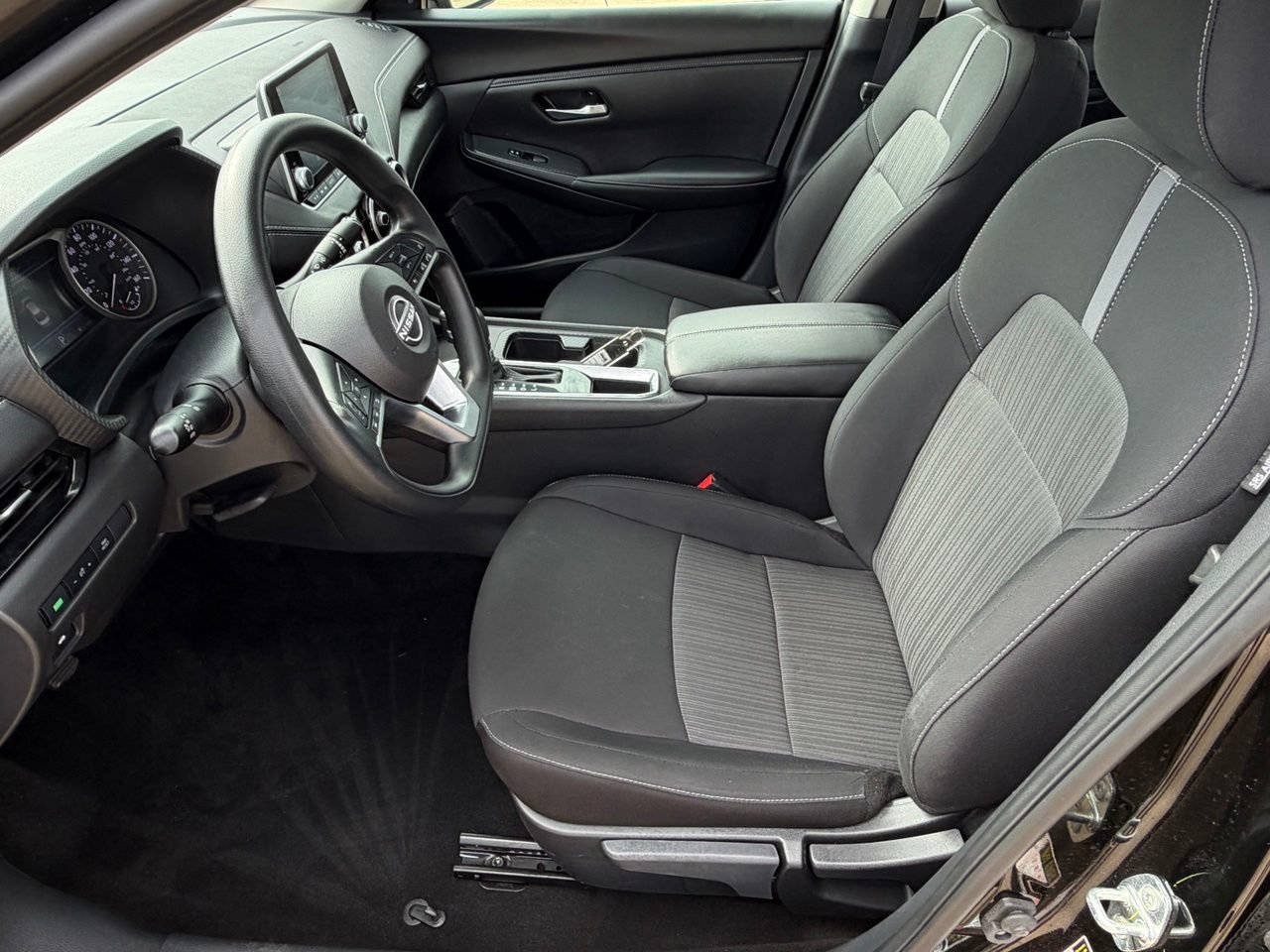 Certified 2025 Nissan Sentra SV FWD image 30