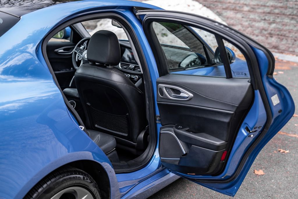 Used 2025 Alfa Romeo Giulia AWD w/ Driving Assist Package image 16