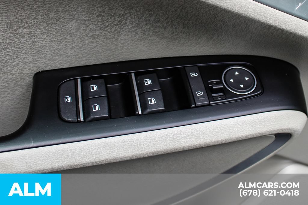 Used 2025 Kia Soul LX w/ LX Technology Package FWD image 38