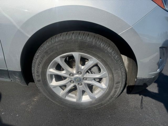 Used 2020 Chevrolet Equinox LS w/ LS Convenience Package FWD image 4