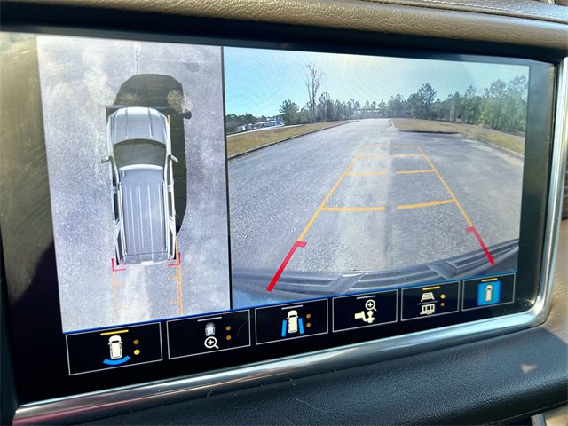 Used 2021 GMC Yukon Denali w/ Denali Premium Package image 21