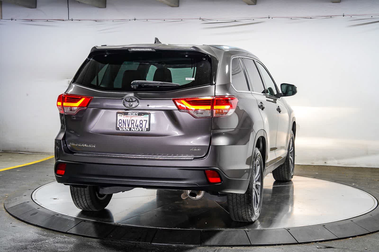 Certified 2019 Toyota Highlander XLE w/ Carpet Mat Package (TMS) FWD image 7