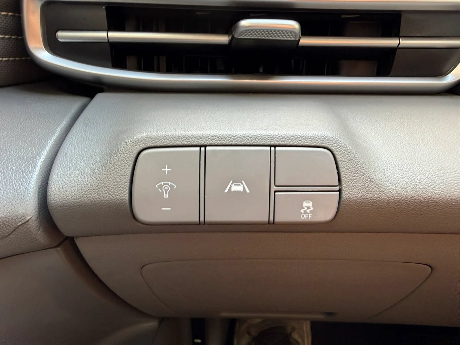 Used 2023 Hyundai Elantra SEL w/ Convenience Package FWD image 21