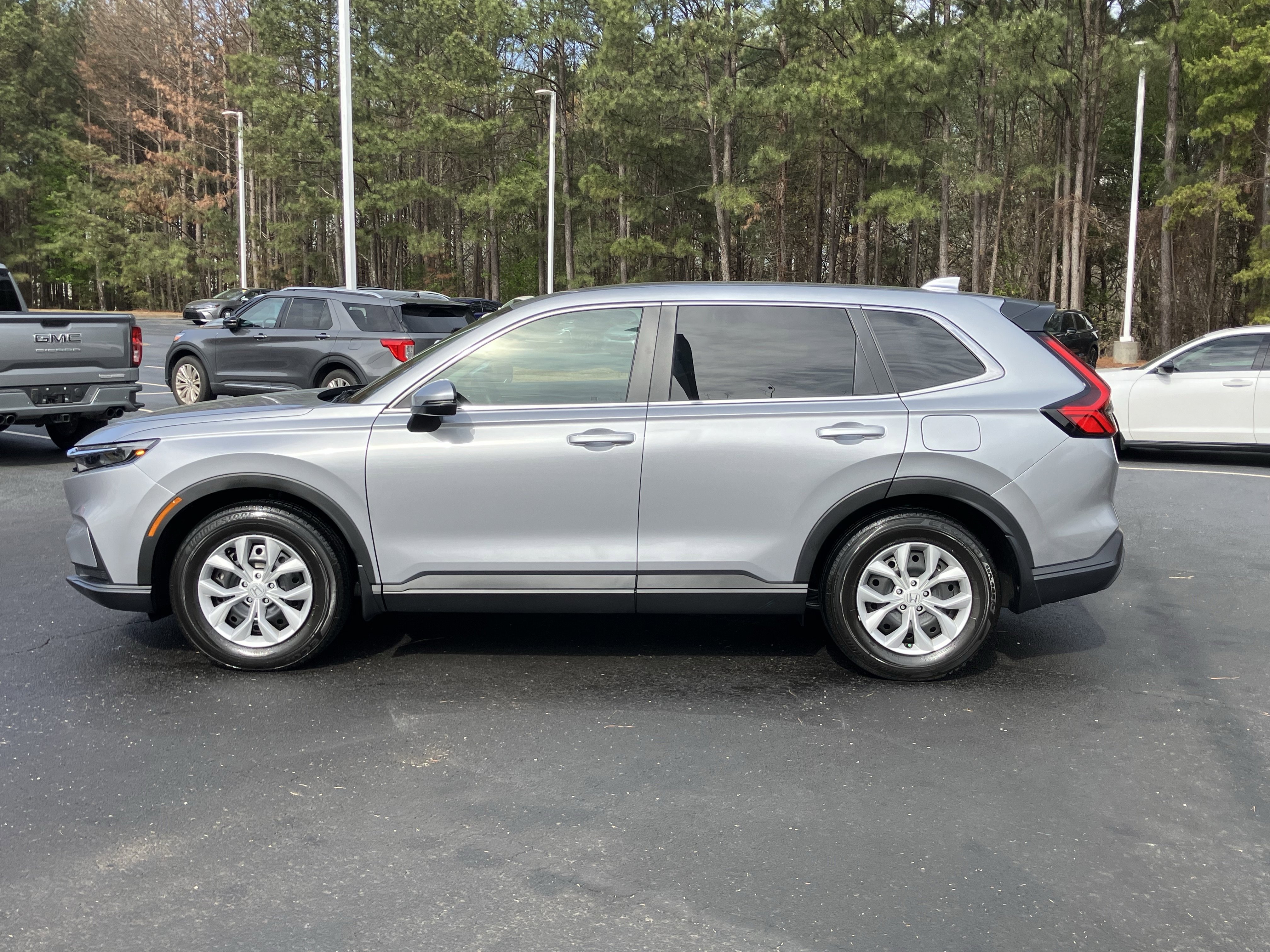 Used 2025 Honda CR-V LX image 7