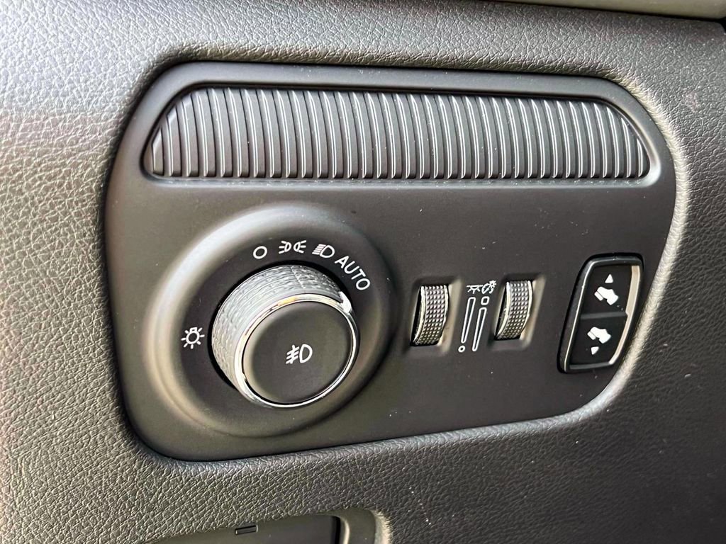 Certified 2024 Jeep Wagoneer Series II image 21