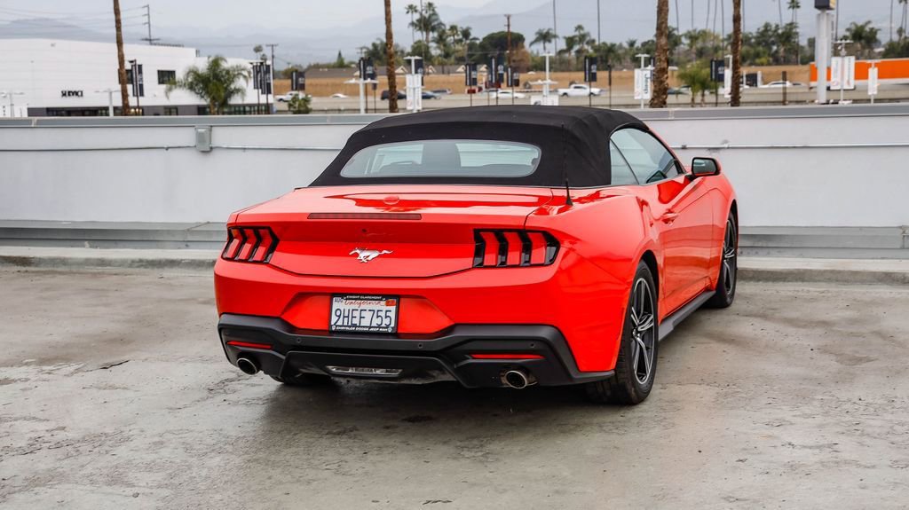 Used 2024 Ford Mustang EcoBoost image 9