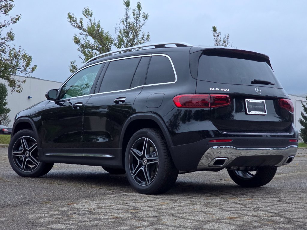New 2026 Mercedes-Benz GLB 250 4MATIC image 14