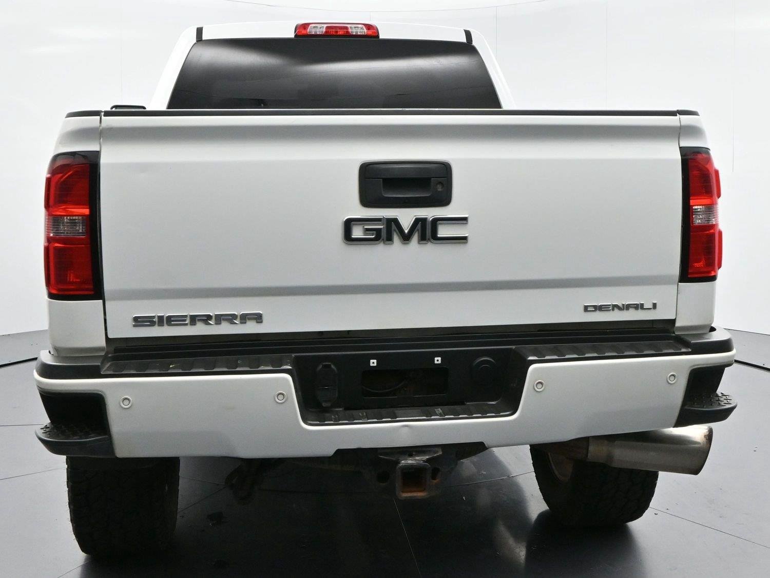 Used 2015 GMC Sierra 2500 Denali w/ Duramax Plus Package AWD/4WD image 6