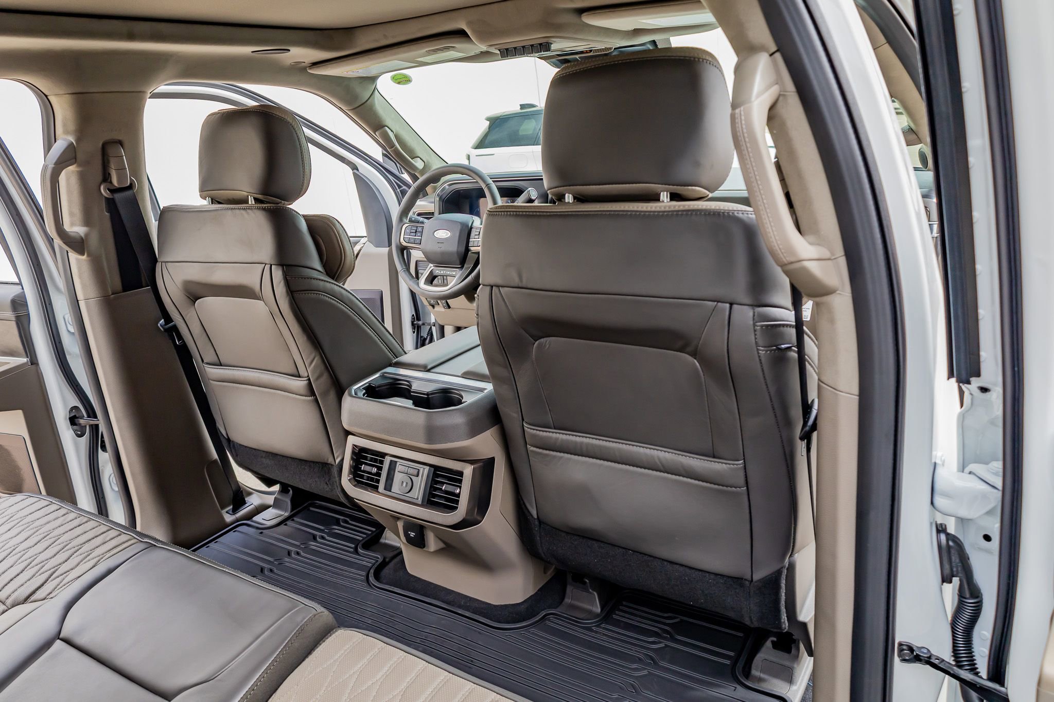 Used 2026 Ford F450 Platinum w/ Platinum Plus Package image 31