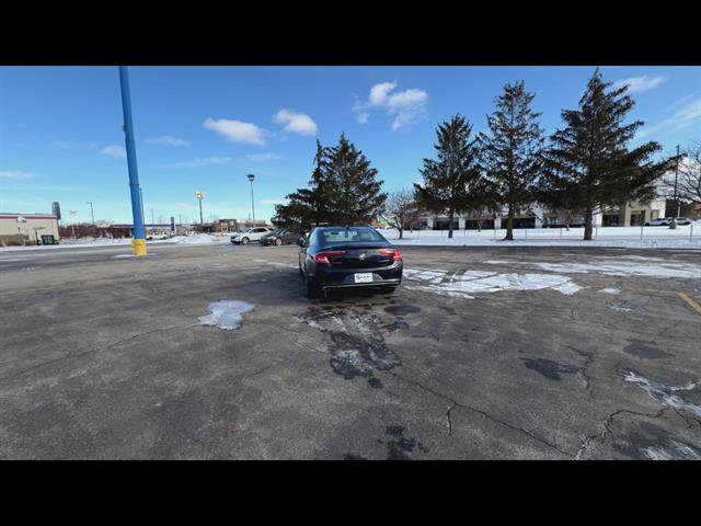 Used 2017 Buick LaCrosse Preferred image 32