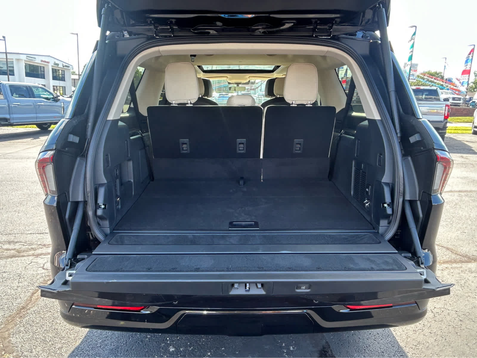 New 2027 Lincoln Navigator L Reserve w/ Jet Appearance Package AWD/4WD image 7