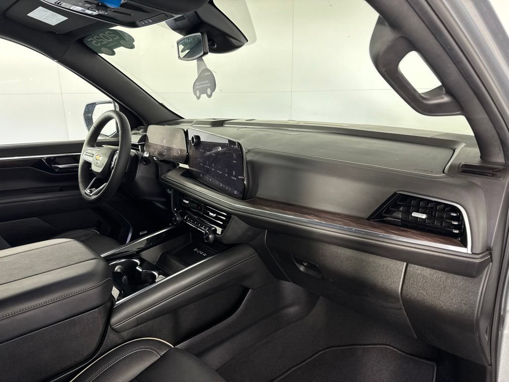 Certified 2025 Chevrolet Suburban Premier AWD/4WD image 40