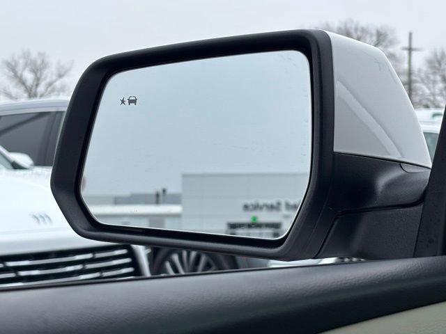 Certified 2022 Chevrolet Traverse LT image 32