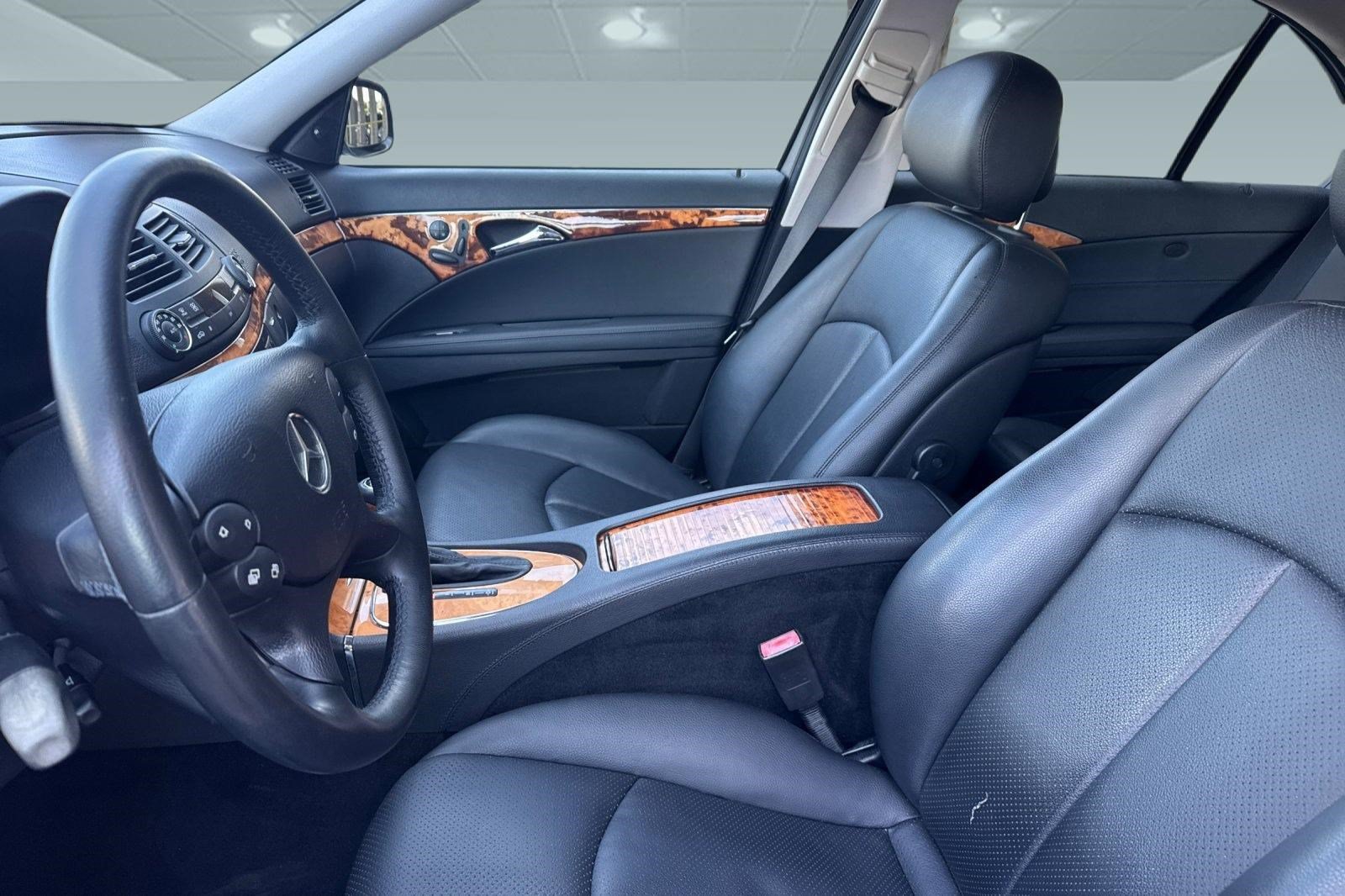 Used 2007 Mercedes-Benz E 350 Sedan image 5